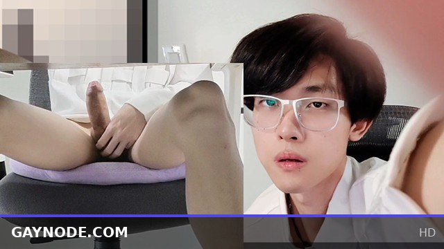 Boss shocks employees by flashing his huge cock and cumming right in front of them