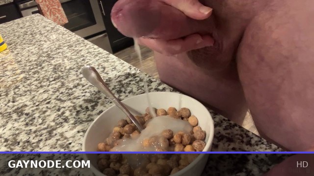 Hung Bodybuilder Shoots Multiple Loads While Eating Cereal