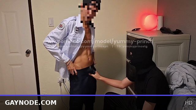 Pinoy Security Guard Gives Intense Blowjob to Handsome Guy with Lots of Cum - Part 1/3