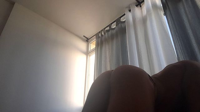 Giovanni Elite's Hot and Wild Gay Twerk Session Ignites Passion