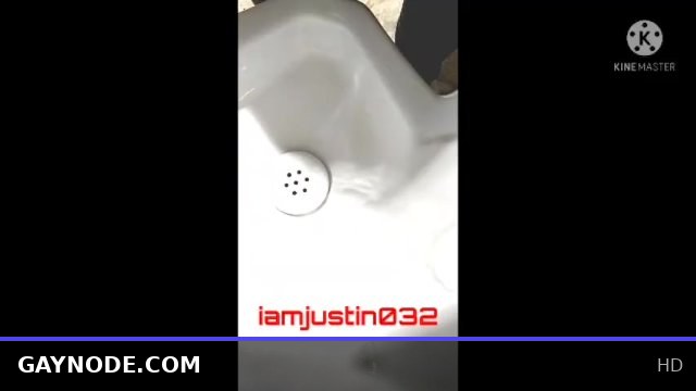 Peeing In the Public Toilet / Pag-ihi Ko Sa CR
