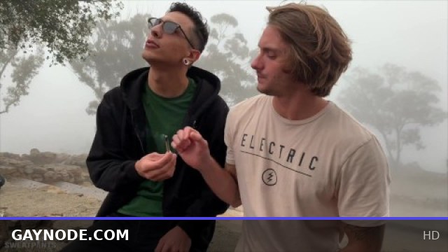 Versatile Twinks Dive Into an Intense Vers Fuck Fest